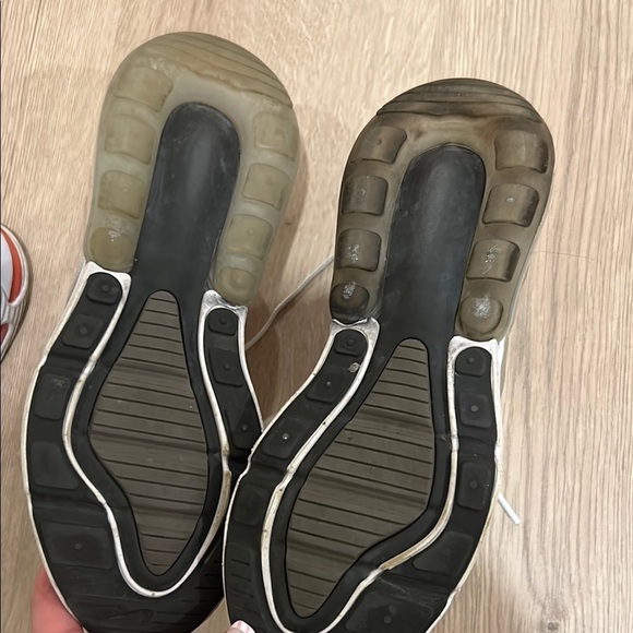 Nike Air Max 270 Beige Orange Sneakers - Picture 5 of 5